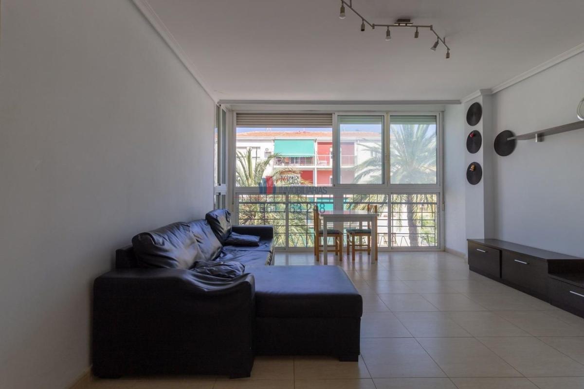 Продажа квартиры на Piso en Calle Angel Celdran Carratala, 1, Princesa Mercedes, Alicante / Alacant, Аликанте / Алакант
photo 2