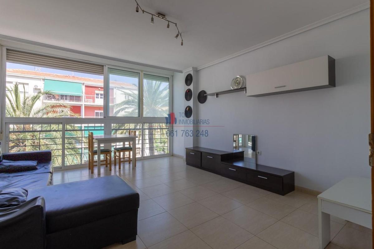 Продажа квартиры на Piso en Calle Angel Celdran Carratala, 1, Princesa Mercedes, Alicante / Alacant, Аликанте / Алакант
photo 3