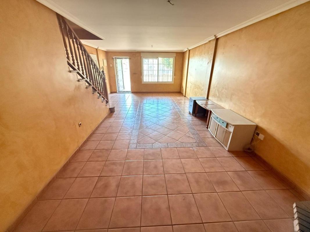 Продажа отдельного шале в  Chalet pareado en Redovan, Редован photo 3