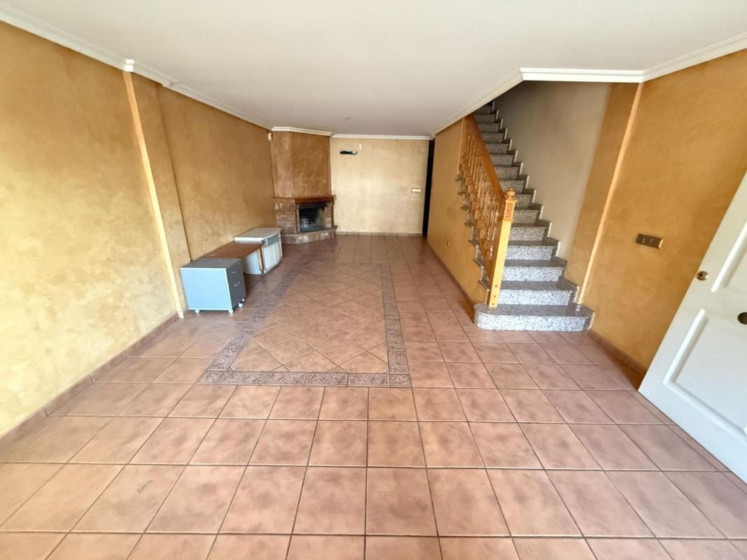 Продажа отдельного шале в  Chalet pareado en Redovan, Редован photo 4