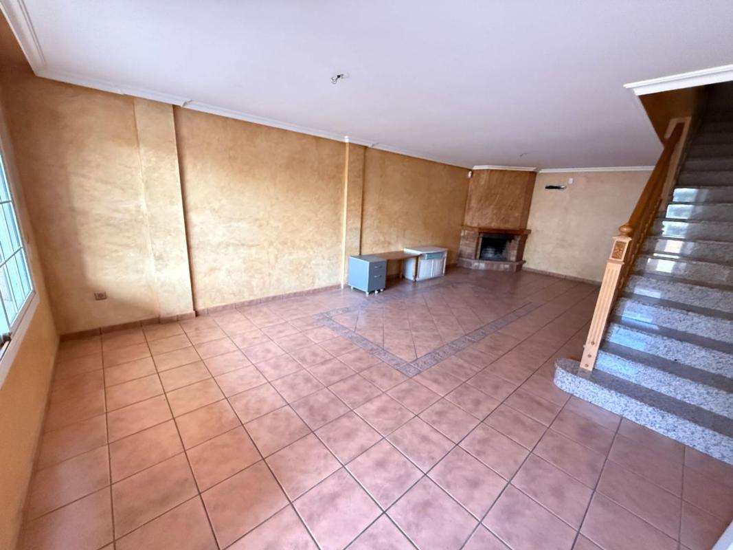 Продажа отдельного шале в  Chalet pareado en Redovan, Редован photo 5