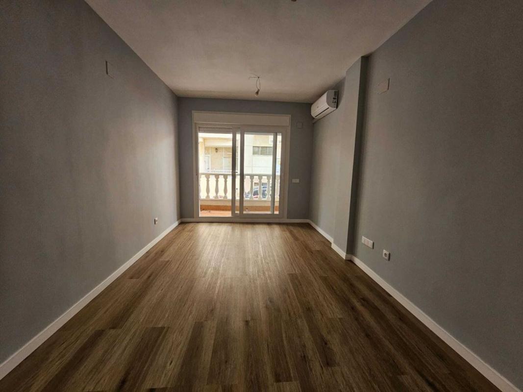 Sale of apartment in Piso en Calle Tiburón, Gaspar Perrelló, Torrevieja, Torrevieja
 photo 5