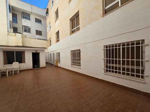 Venta de piso en Piso en Plaza de Toros - Avenida Chapí - Trinquete, Elda, Elda
 photo 1