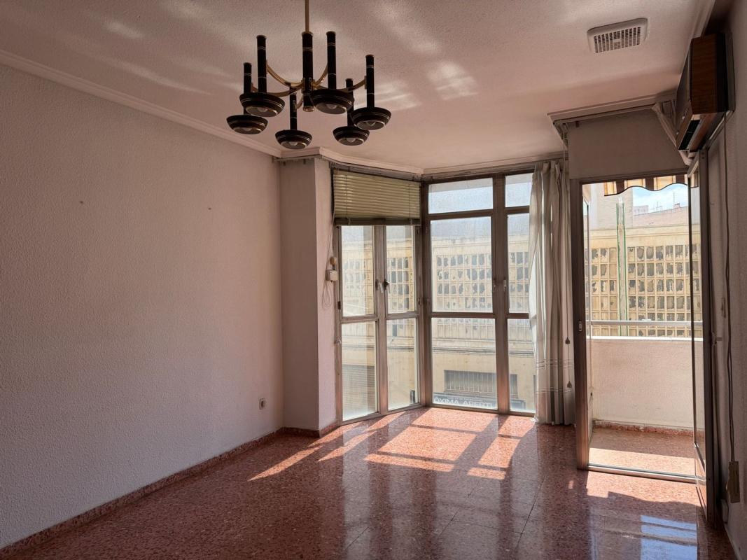Venta de piso en Piso en Plaza de Toros - Avenida Chapí - Trinquete, Elda, Elda
 photo 4