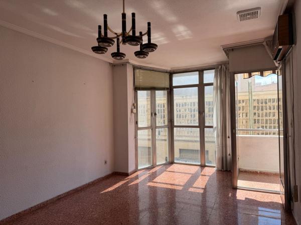 Venta de piso en Piso en Plaza de Toros - Avenida Chapí - Trinquete, Elda, Elda
 photo 4