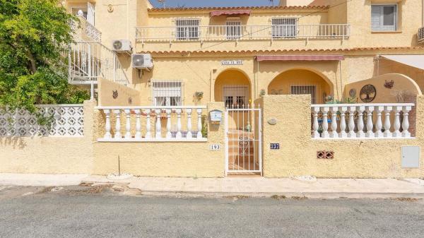 Частный шале на продаже в Casa o chalet en San Fulgencio, Сан-Фульхенсио photo 1
