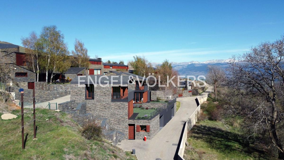 Properties for sale and rent in Spain photo 3