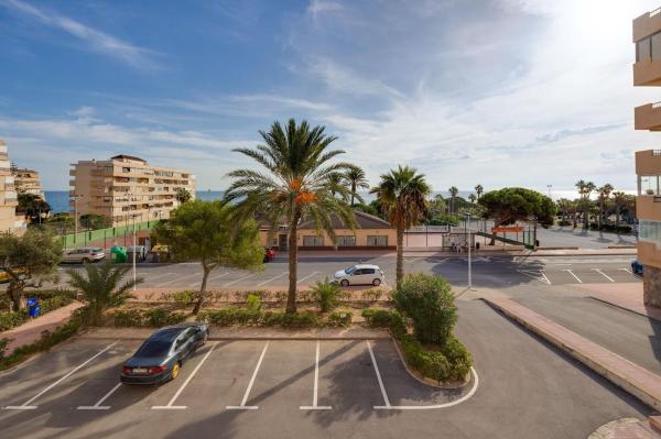 Venta de piso en Piso en Calle del Ancla, Cabo Cervera, Torrevieja, Torrevieja
thumbnail 2