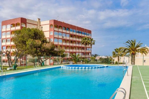 Venta de piso en Piso en Calle Helena, Torreblanca, Torrevieja, Torrevieja
thumbnail 3