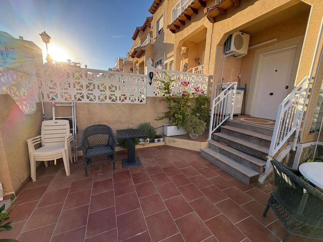 Venta de chalet adosado en Chalet adosado en Calle Pintor Botí, Villamartín, Orihuela , Orihuela photo 4
