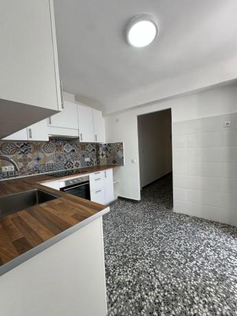 Продажа квартиры на Piso en Calle San Pascual, Puerto Deportivo, Torrevieja, Торревьеха
thumbnail 3