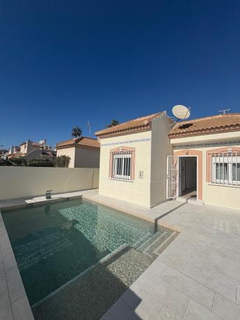 Casa o chalet independiente en Calle Lebeche, 23, Miramar - Torre del Moro, Torrevieja photo 1