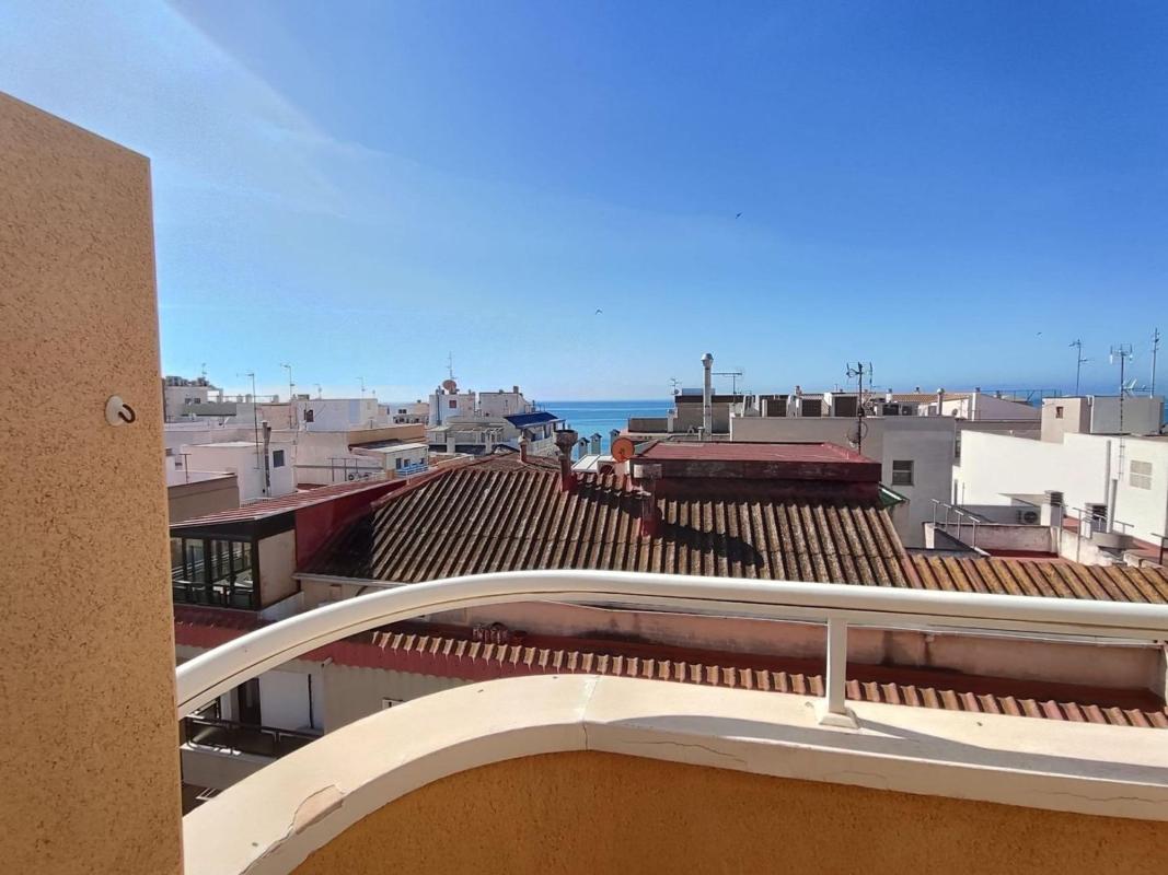 Venta de ático en Ático en Calle Gumersindo, Las Piscinas Naturales, Torrevieja, Torrevieja photo 2