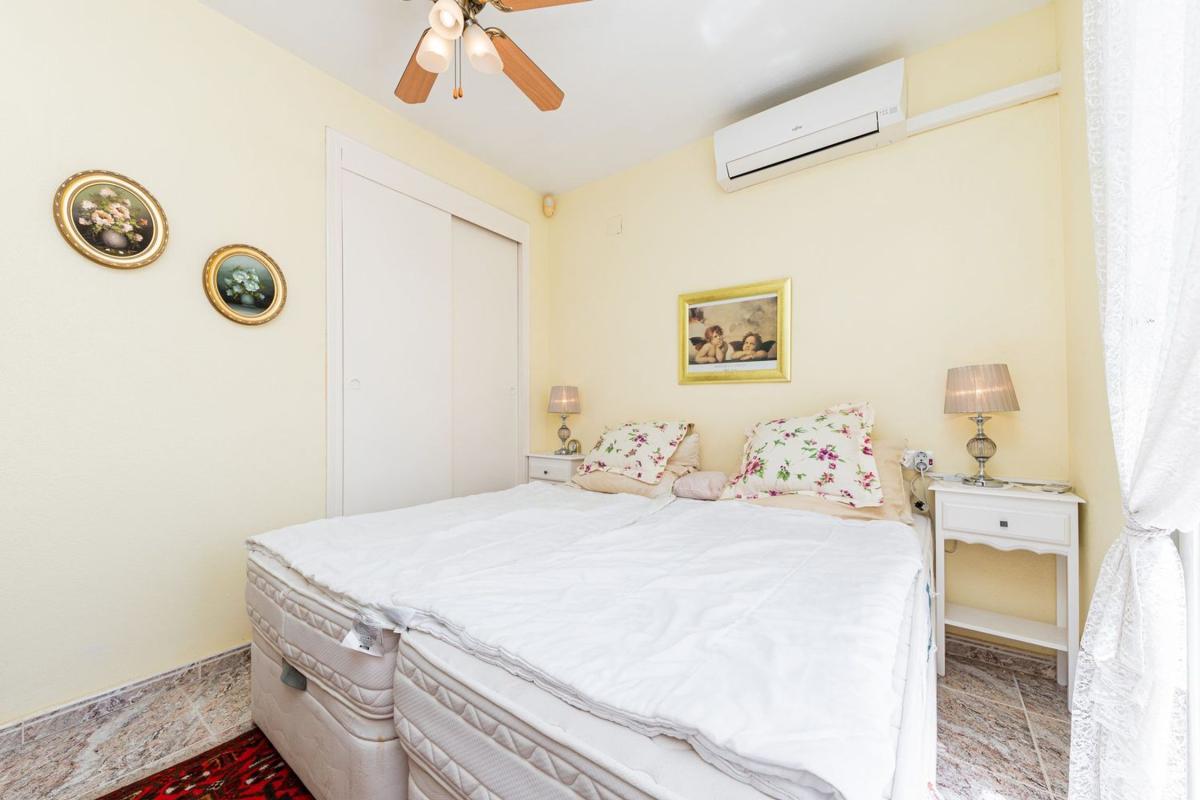 Sale of townhouse in Chalet adosado en Hondo El, La Siesta - El Salado - Torreta, Torrevieja , Torrevieja photo 4