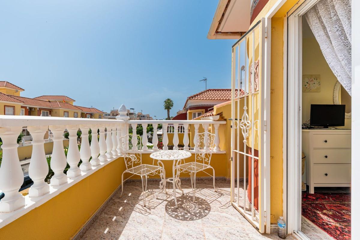 Sale of townhouse in Chalet adosado en Hondo El, La Siesta - El Salado - Torreta, Torrevieja , Torrevieja photo 5
