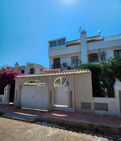 Chalet adosado en Urbanización los Altos, Los Balcones - Los Altos del Edén, Torrevieja photo 1
