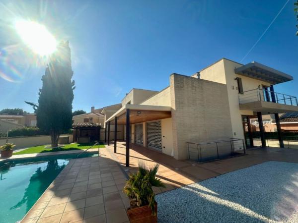Chalet independiente en venta en Casa o chalet en L'Albir, Alfaz del Pi, Alfaz del Pi
photo 1