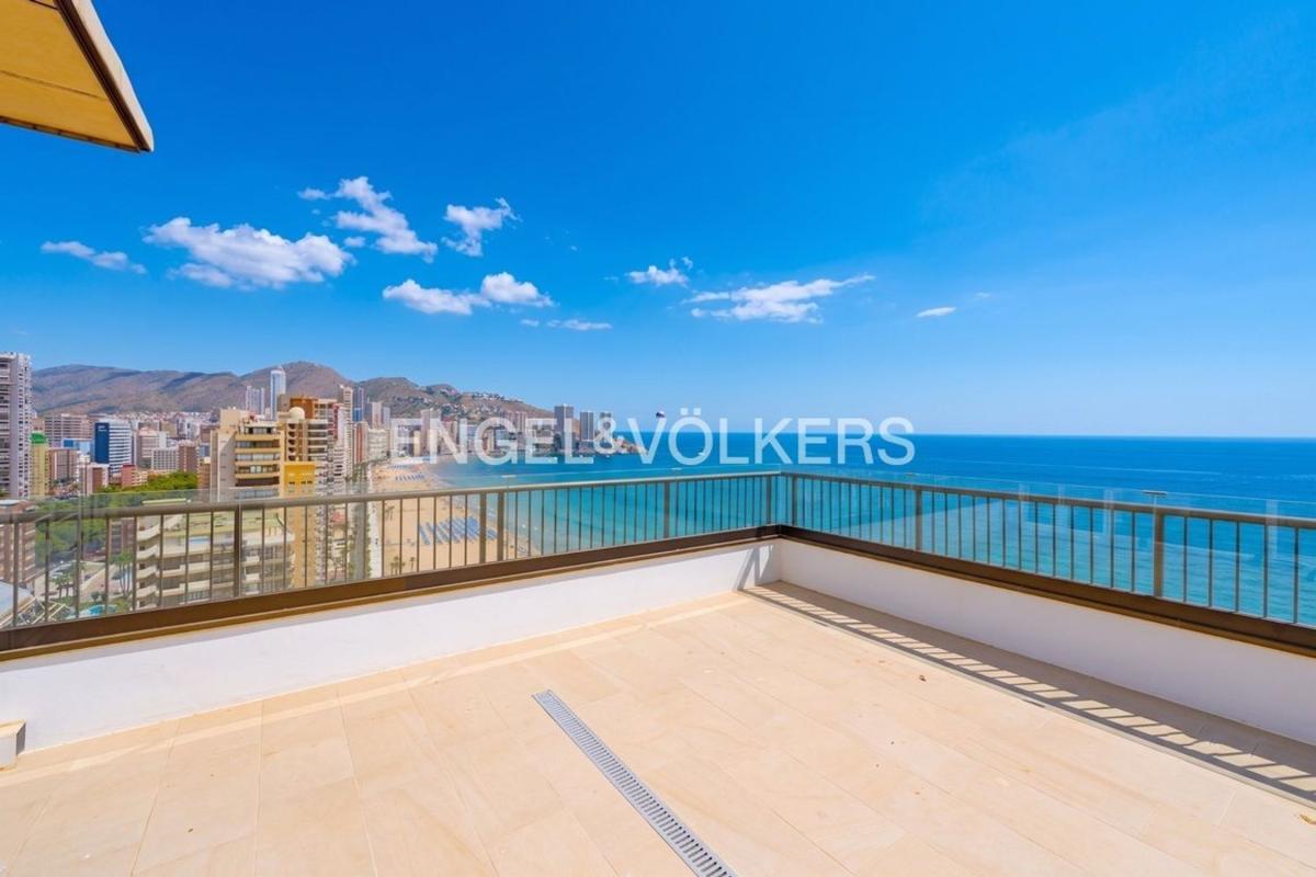 Продажа пентхауса на Ático en Avenida Alcoi, Playa de Levante, Benidorm, Бенидорм photo 2