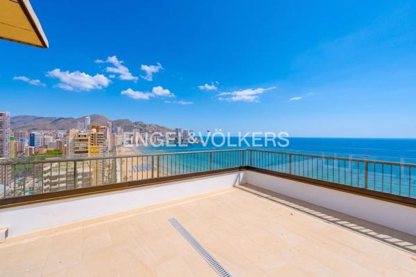 Ático en venta en Ático en Avenida Alcoi, Playa de Levante, Benidorm, Benidorm thumbnail 1