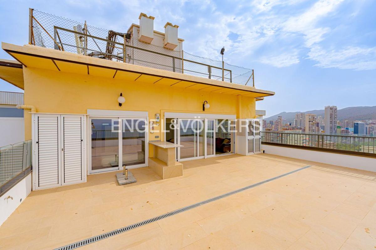 Продажа пентхауса на Ático en Avenida Alcoi, Playa de Levante, Benidorm, Бенидорм photo 5