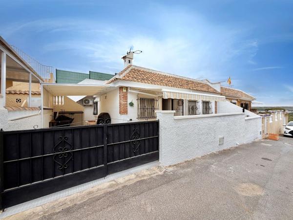 Casa o chalet independiente en Calle de Xipre, 8, Monte y Mar, Gran Alacant photo 4