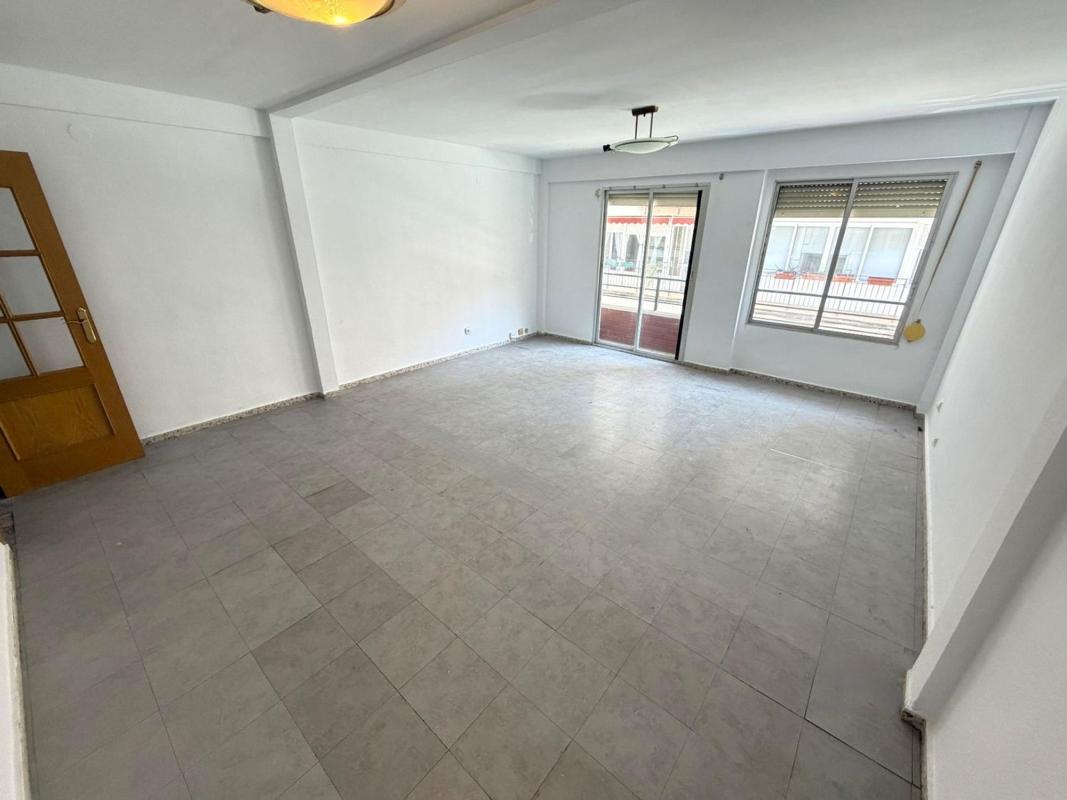 Продажа квартиры на Piso en Calle Francisco Montero Pérez, Los Ángeles, Alicante / Alacant, Аликанте / Алакант
photo 2