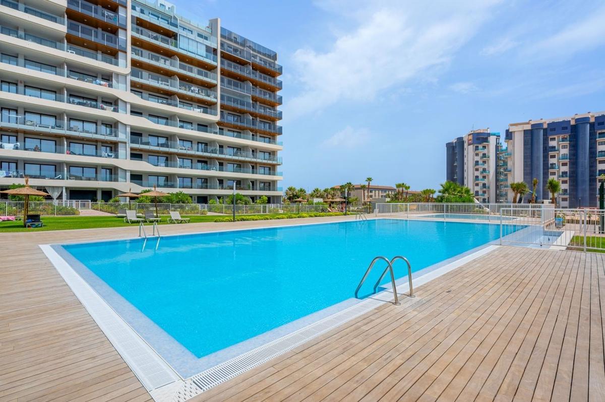 Sprzedaż mieszkania w Piso en Avenida de las Olas, Punta Prima, Torrevieja, Torrevieja
photo 2