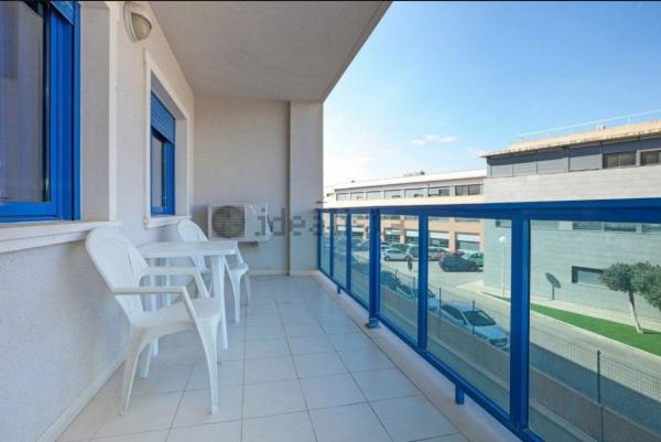 Sale of flat in Piso en Glorieta del Reino Unido, 6, El Palmeral-Urbanova-Tabarca, Alicante / Alacant, Alicante
 photo 1