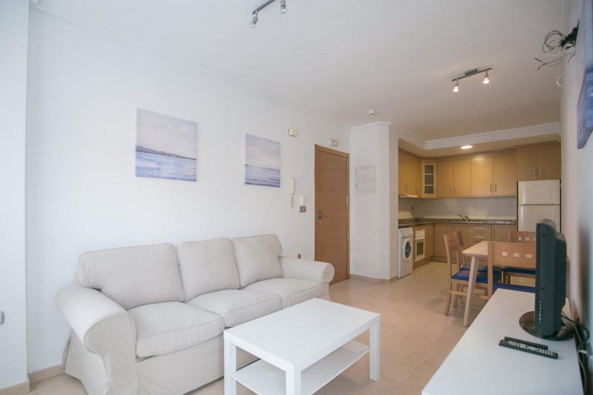 Venta de piso en Piso en Glorieta del Reino Unido, 6, El Palmeral-Urbanova-Tabarca, Alicante / Alacant, Alicante / Alacant
 photo 2