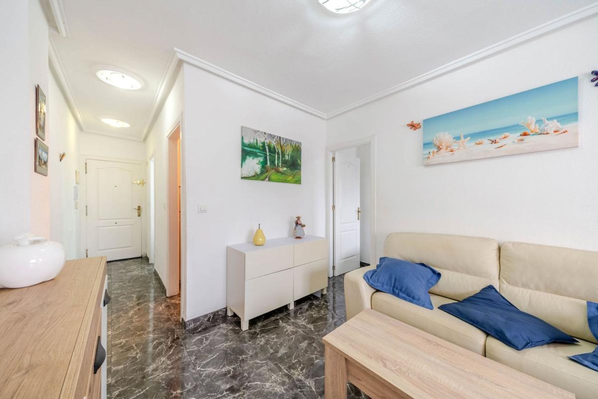 Venta de piso en Piso en Calle Moriones, Antonio Machado, Torrevieja, Torrevieja
photo 3