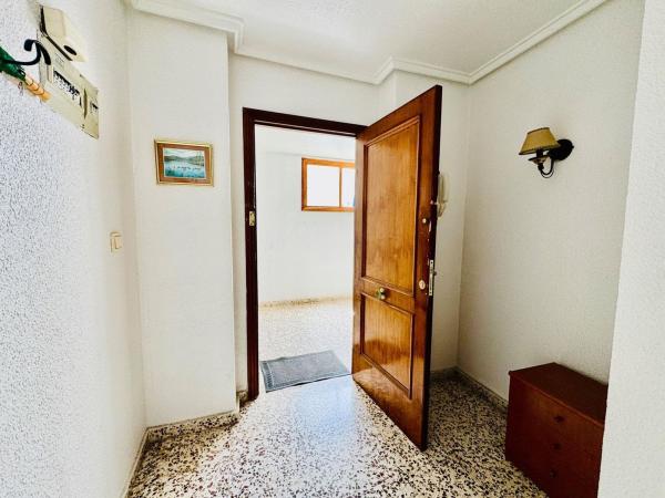 Venta de piso en Piso en Calle Doña Sinforosa, El Acequión, Torrevieja, Torrevieja
thumbnail 2