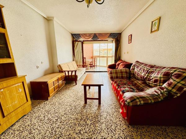 Venta de piso en Piso en Calle Doña Sinforosa, El Acequión, Torrevieja, Torrevieja
thumbnail 3