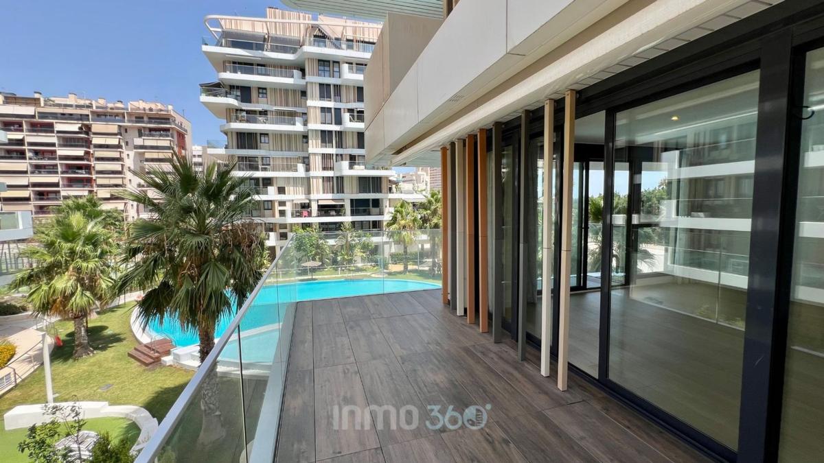 Venta de piso en Piso en Avenida Artista Remigio Soler López, PAU 5, Alicante / Alacant, Alicante / Alacant
photo 3