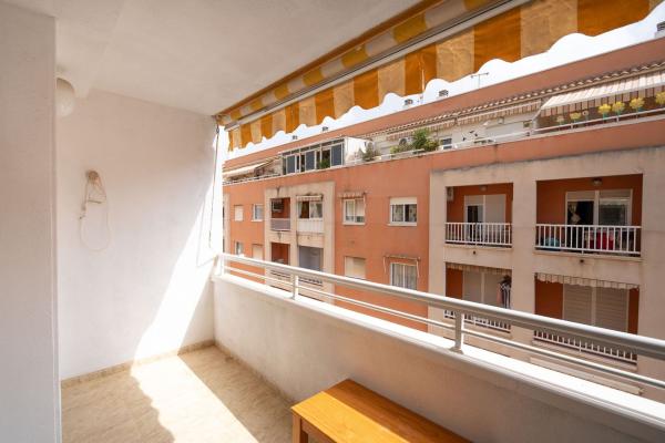 Venta de piso en Piso en Calle Patricio Zammit, Antonio Machado, Torrevieja, Torrevieja
thumbnail 2