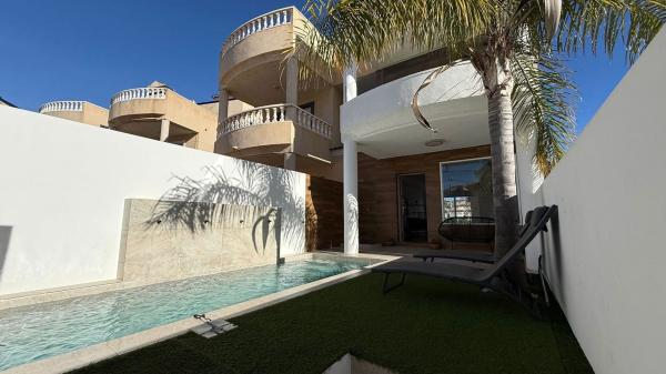Chalet pareado en Calle Lepe, 13, Blue Lagoon - Galán, San Miguel de Salinas photo 1