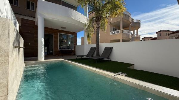 Chalet pareado en Calle Lepe, 13, Blue Lagoon - Galán, San Miguel de Salinas photo 3