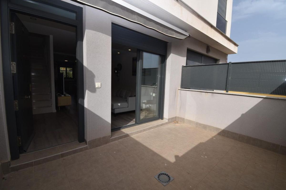 Venta de chalet adosado en  Zona norte , Santa Pola photo 3