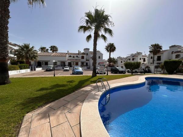 Chalet adosado en Pau 8, Villamartín, Orihuela photo 4