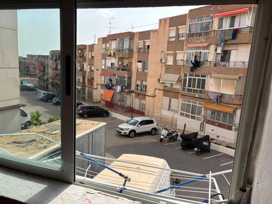 Venta de piso en Piso en Juan XXIII, Alicante / Alacant, Alicante / Alacant
 photo 2