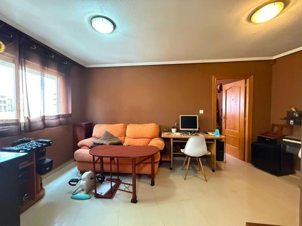 Venta de piso en Playa del Cura, Torrevieja
thumbnail 2