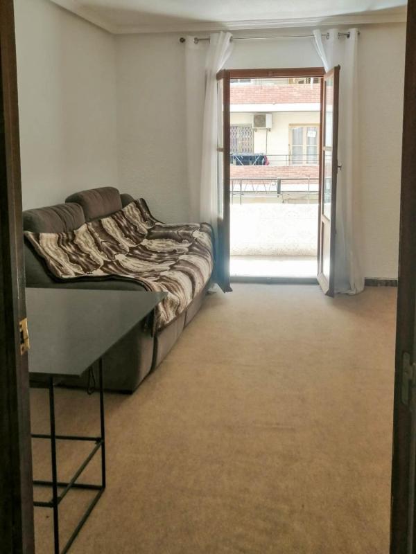 Продажа квартиры на Piso en Calle Pintor Pérez Pizarro, Virgen del Remedio - Parque lo Morant, Alicante / Alacant, Аликанте / Алакант
photo 2