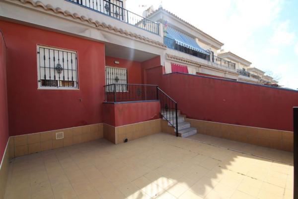 Chalet adosado en Parque Acuático - Sector 25, Torrevieja thumbnail 2