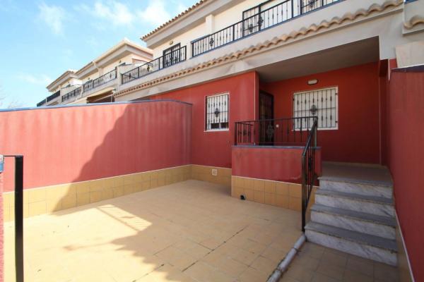 Chalet adosado en Parque Acuático - Sector 25, Torrevieja thumbnail 3