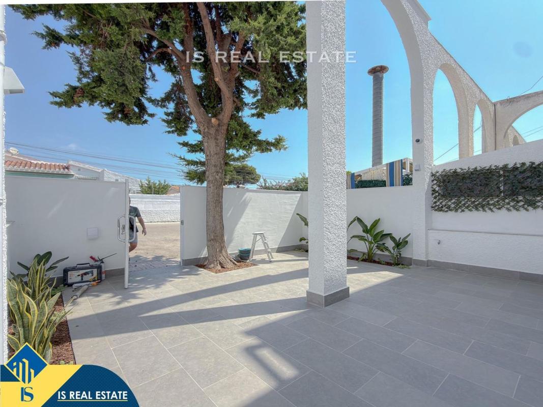 Продажа таунхауса в Chalet adosado en Nueva Torrevieja, Torrevieja , Торревьеха photo 2