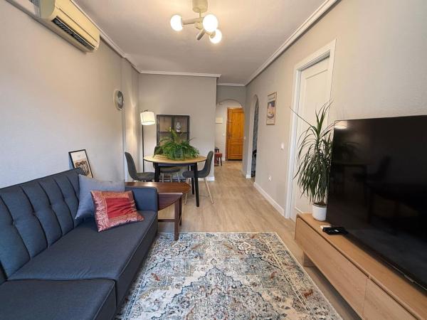 Venta de piso en Piso en Calle San Pascual, Antonio Machado, Torrevieja, Torrevieja
thumbnail 2
