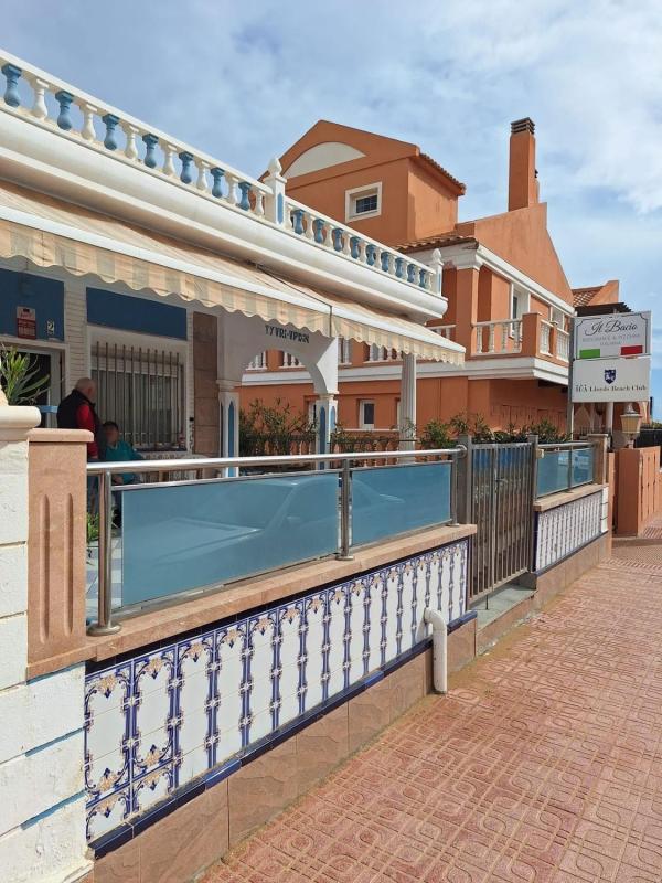 Sprzedaż szeregowego domku w Chalet adosado en Los Europeos, Torrevieja , Torrevieja photo 2