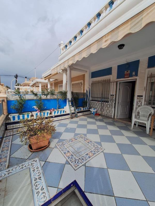 Sprzedaż szeregowego domku w Chalet adosado en Los Europeos, Torrevieja , Torrevieja photo 5