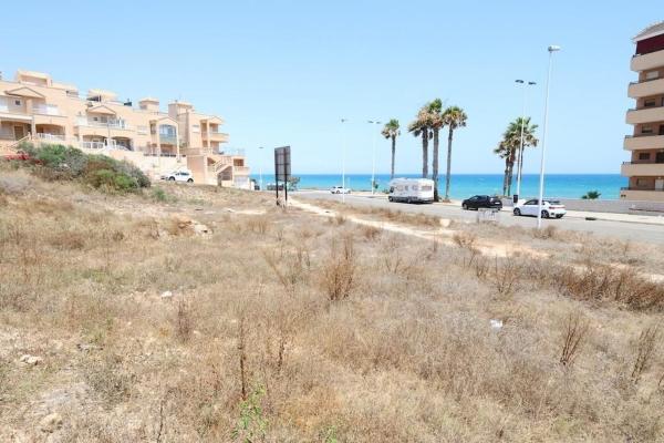 Terreno en Avenida Notario Juan José Martinez Román, Cabo Cervera, Torrevieja photo 3