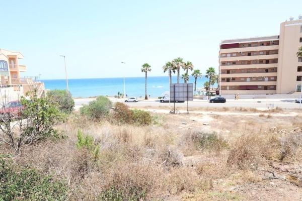 Terreno en Avenida Notario Juan José Martinez Román, Cabo Cervera, Torrevieja photo 4