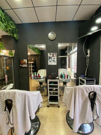 Peluquería en Plaza Estella, 6, Plà del Bon Repòs-La Goteta, Alicante / Alacant thumbnail 3